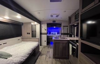 FULLY LOADED Spacious Bunkhouse