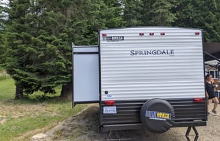 2021 Keystone travel trailer pet friendly