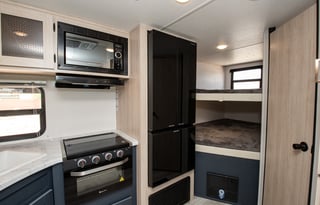 2025 Avenger with Bunks (BRAND NEW)-Delivery Only