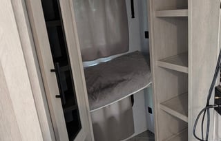 2024 Salem: Spacious Kitchen & Hidden Guest Room