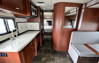 Easy To Drive - 2012 Fleetwood Tioga DSL 25R