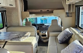 2022 Thor Motor Coach Chateau 31EV