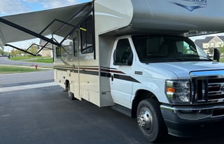 2021 Family Friendly Coachmen Leprechaun