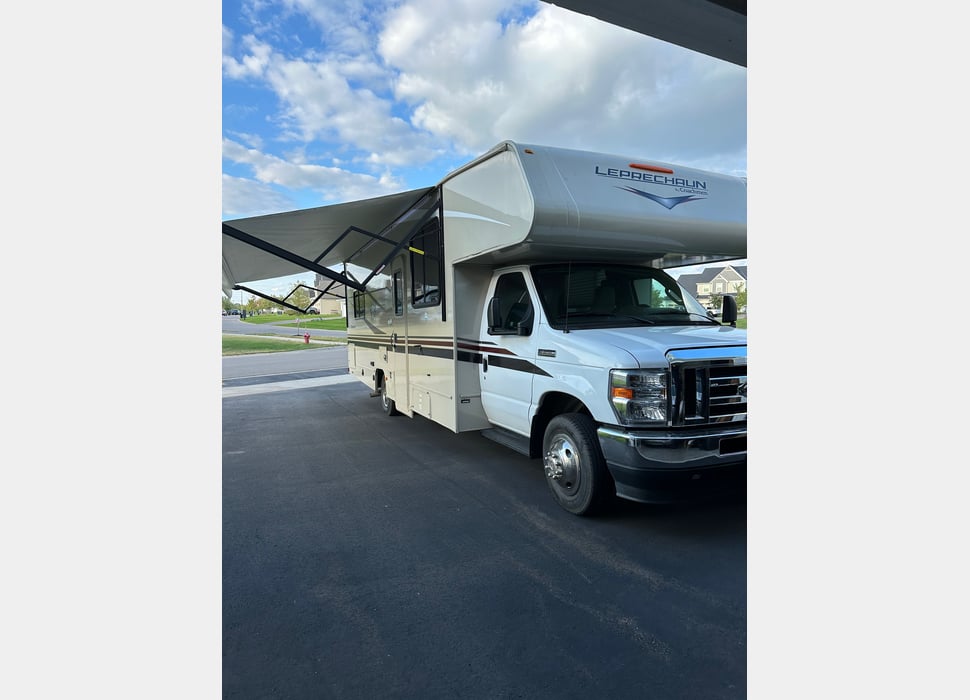 Class C Motor Home rentals in ROGERS