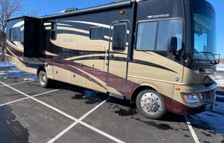 2013 Fleetwood RV Bounder 35K