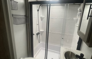2 bedroom, 2 full baths, fifth wheel