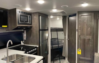"Orion" 26' Bunkhouse, sleeps 8, loaded amenities