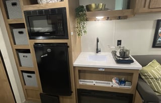 NEW 2024 29ft Light Weight Sleeps 8 Forest River