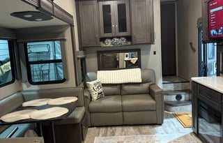 2021 Fifth Wheel with 2 Slide Outs