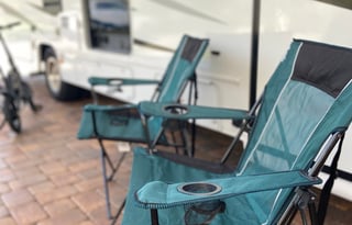 2021 RESORT STYLE RV LIVING !  32 FT Coachman Freelander