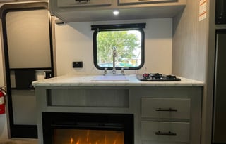 2024 Dutchmen RV Coleman Lantern LT Series 17B