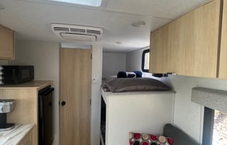 Lightweight trailer perfect for family getaway!