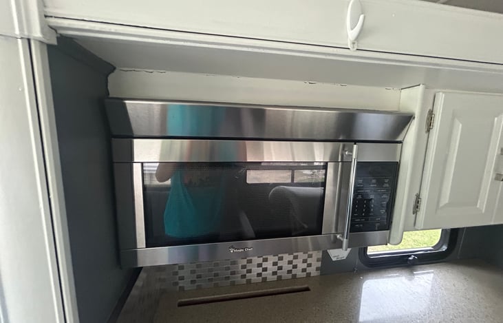 microwave oven
