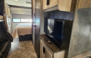 2022 Forest River Sunseeker 3250DS LE