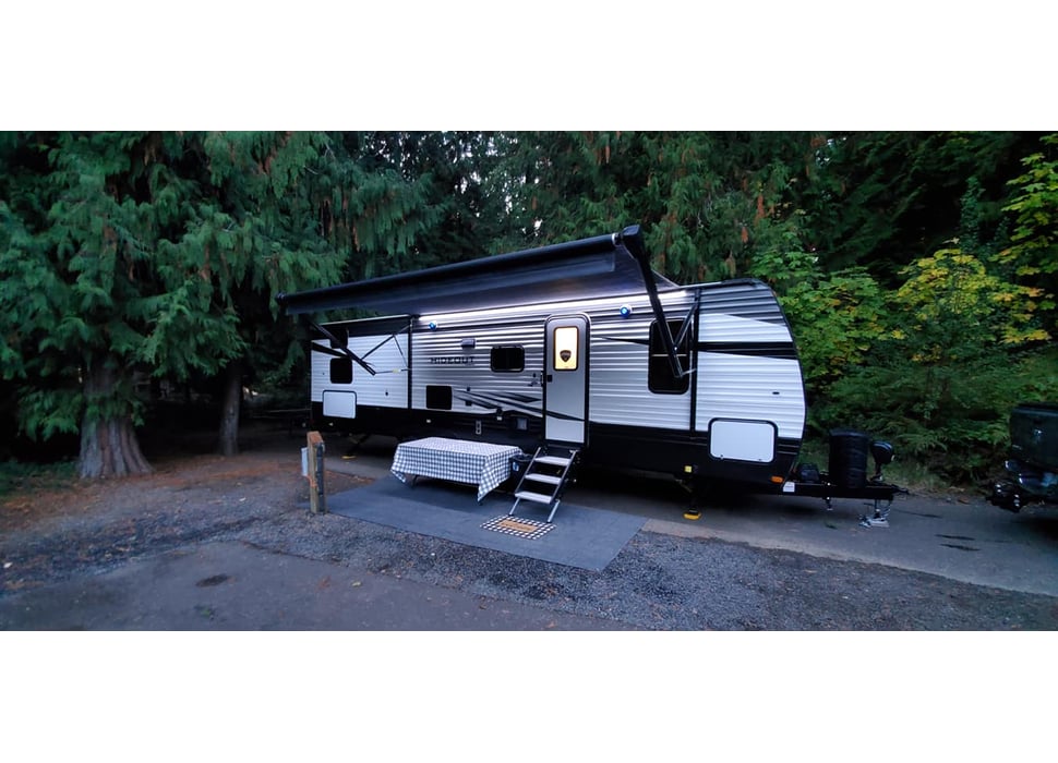 Travel Trailer rentals in Algona