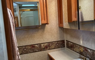 Rocky Mountain Pet Friendly Motor Home!