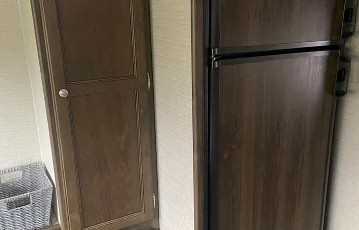 Pantry and freezer/refrigerator