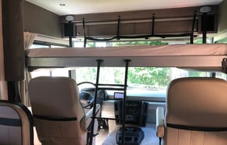 2016 Winnebago Brave 27b