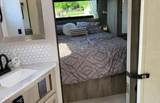 2021 Forest River Surveyor Legend 296QBLE