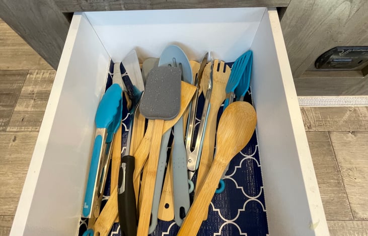 Provided : kitchen utensils