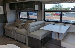 2021 Holiday Rambler Invicta 34MB