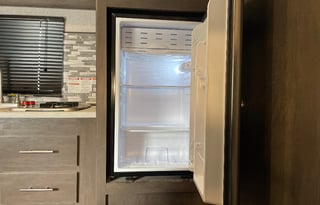 2022 Coleman Lantern LT 17B, Light and easy to tow