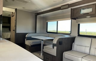 2022 Coachmen RV Leprechaun Premier 319MB Ford 450