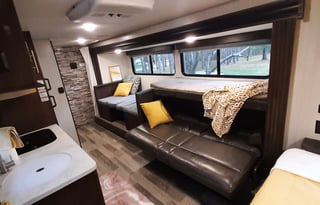 Travel in Comfort and Style up to 6ppl