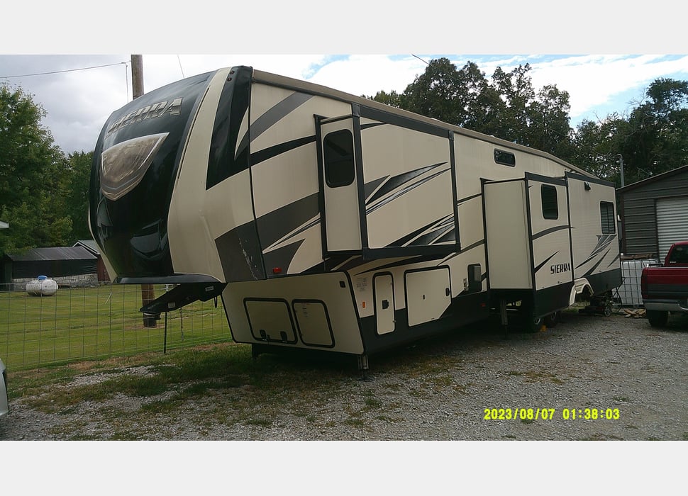 Fifth Wheel rentals in Chattanooga