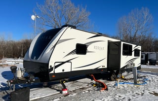 Waylon’s Double Slide living room pet friendly RV with 2 cold AC’s!