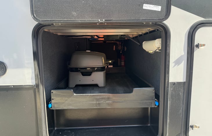 Grill in the stowed position