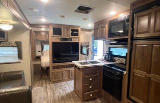 Great Family Friendly Camper With Bunkroom