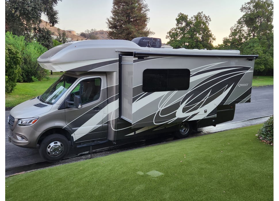 Class C Motor Home rentals in Fresno