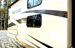 Bunk Floorplan Freedom Elite 30FE - Sleeps 8!