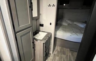 2023 Dutchmen RV Kodiak Ultra-Lite 302BHSL