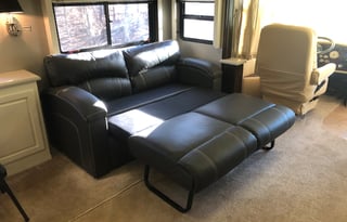 Class A Monaco  41' 4 Slides Diesel  Easy to Drive