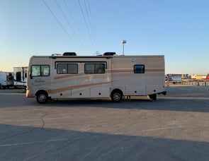 Fleetwood RV Bounder 35K