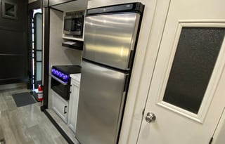 Impressive Family favorite RV! 3 slides 3 TV’s