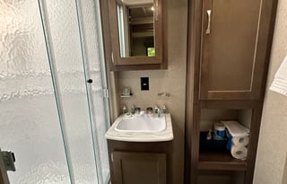 Wanderer-For Couples Who Love to Travel in Comfort