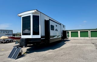 2023 Cross Roads RV Hampton HP370FDL