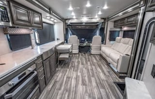 T2022 CONVENIENT & EASY TO DRIVE RV!!! GEORGE TOWN