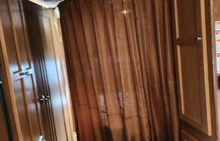 Clean & Comfy 2016 Coachmen Leprechaun 26DS