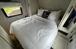 Fully Stocked, Double Bunk | Sleeps 6-8 | 2022 RV