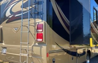 2013 Fleetwood RV Bounder 35K