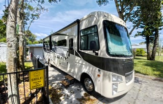 2022 32ls fully stocked and family friendly.