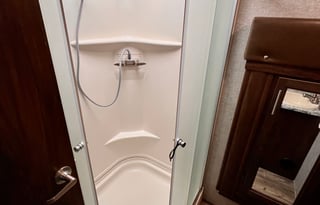 Fully Equipped RV- Perfect for Families or Couples