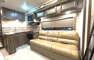 Luxury 2020 32' Coachman Freelander Bunk House