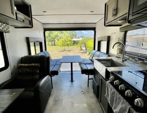 Dutchmen RV Coleman Lantern Series 250TQ