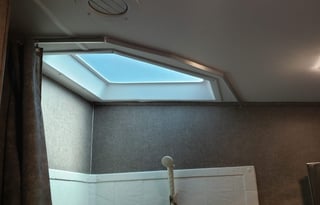 TOYHAULER BUT LIGHTWEIGHT