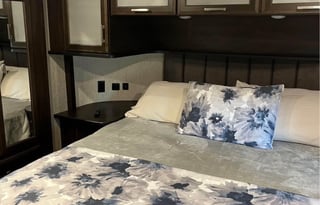 BNL cozy cottage